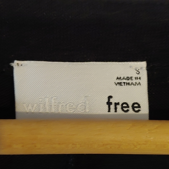 Wilfred free. Aritzia Jumpsuit button up, Sleevles - Picture 5 of 8